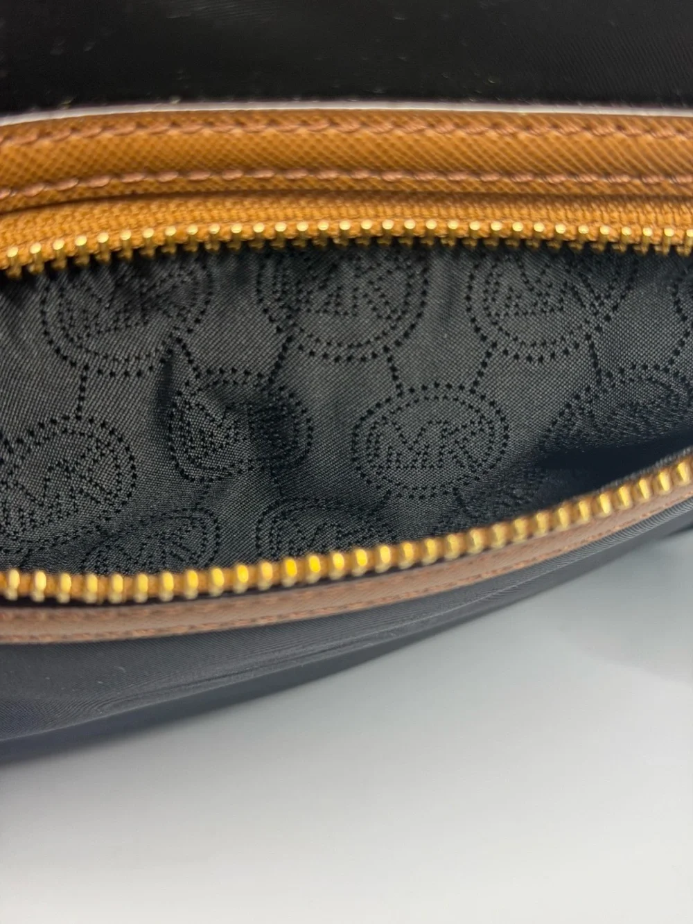 Michael Kors Kempton- Black tote with brown leather trim_Excellent Condition